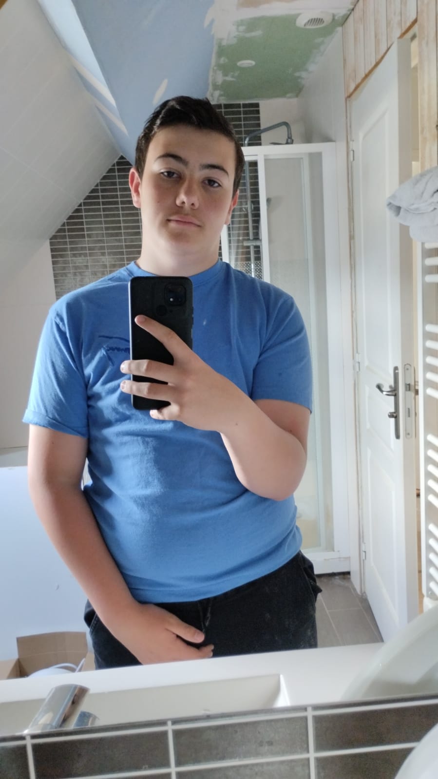 Profil de Kheireddine, 24 ans, Club gay à Weesen