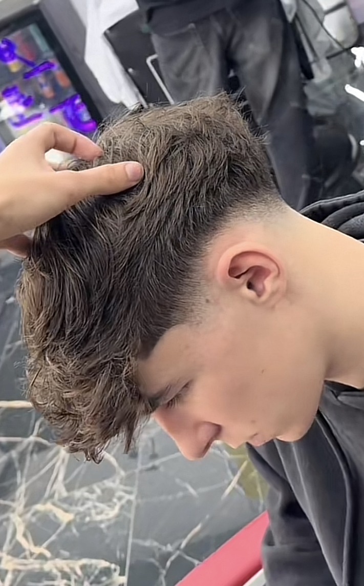 Profil de Iskandar, 18 ans, Club gay à Grasswil