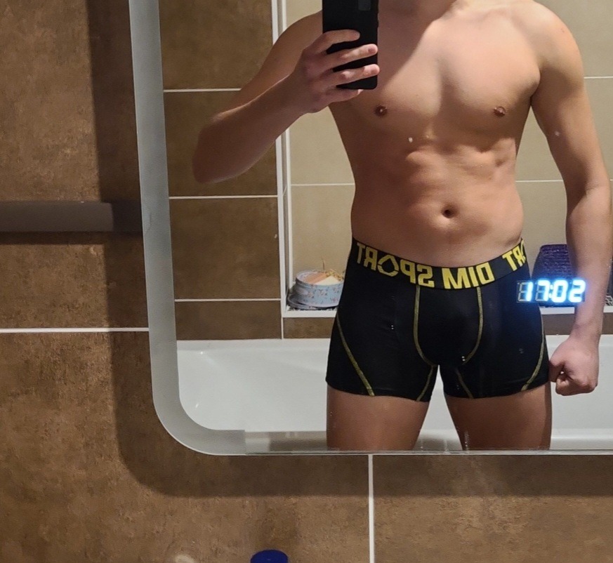 Profil de Tany, 22 ans, Club gay à Wengen