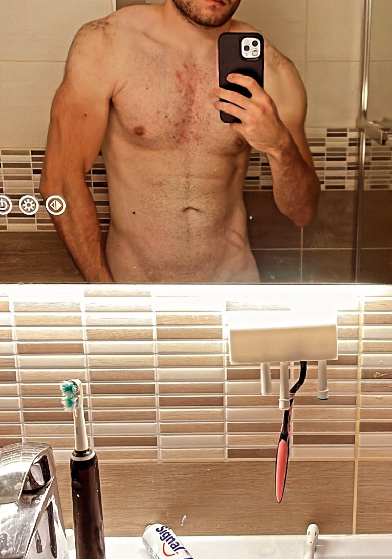 Profil de Belgacem, 25 ans, Club gay à Intschi