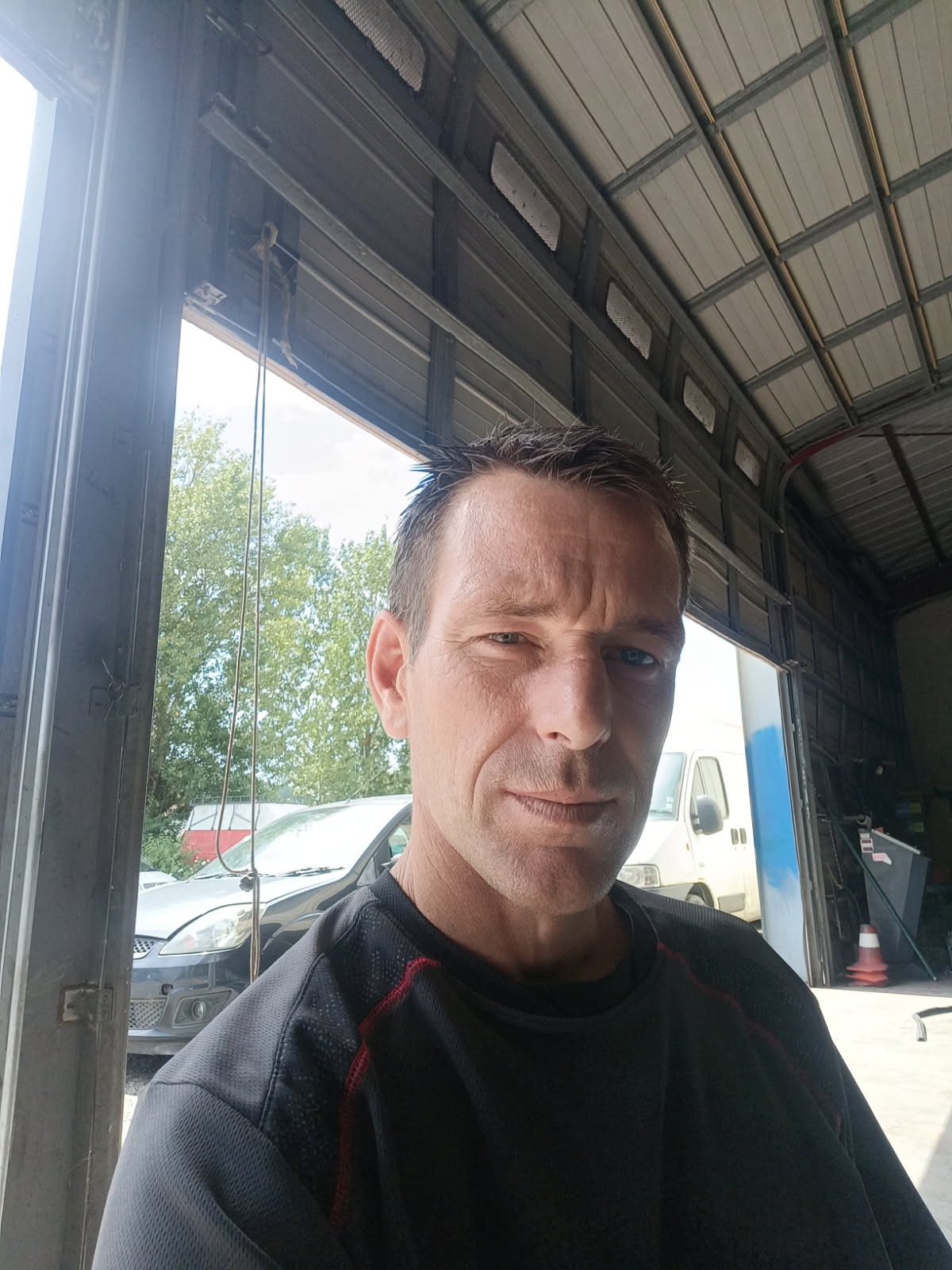 Profil de Pettan, 40 ans, Club gay à Donneloye