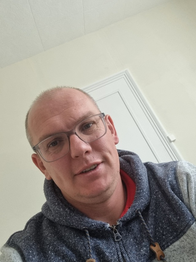 Profil de Verone, 44 ans, Club gay à Hermrigen