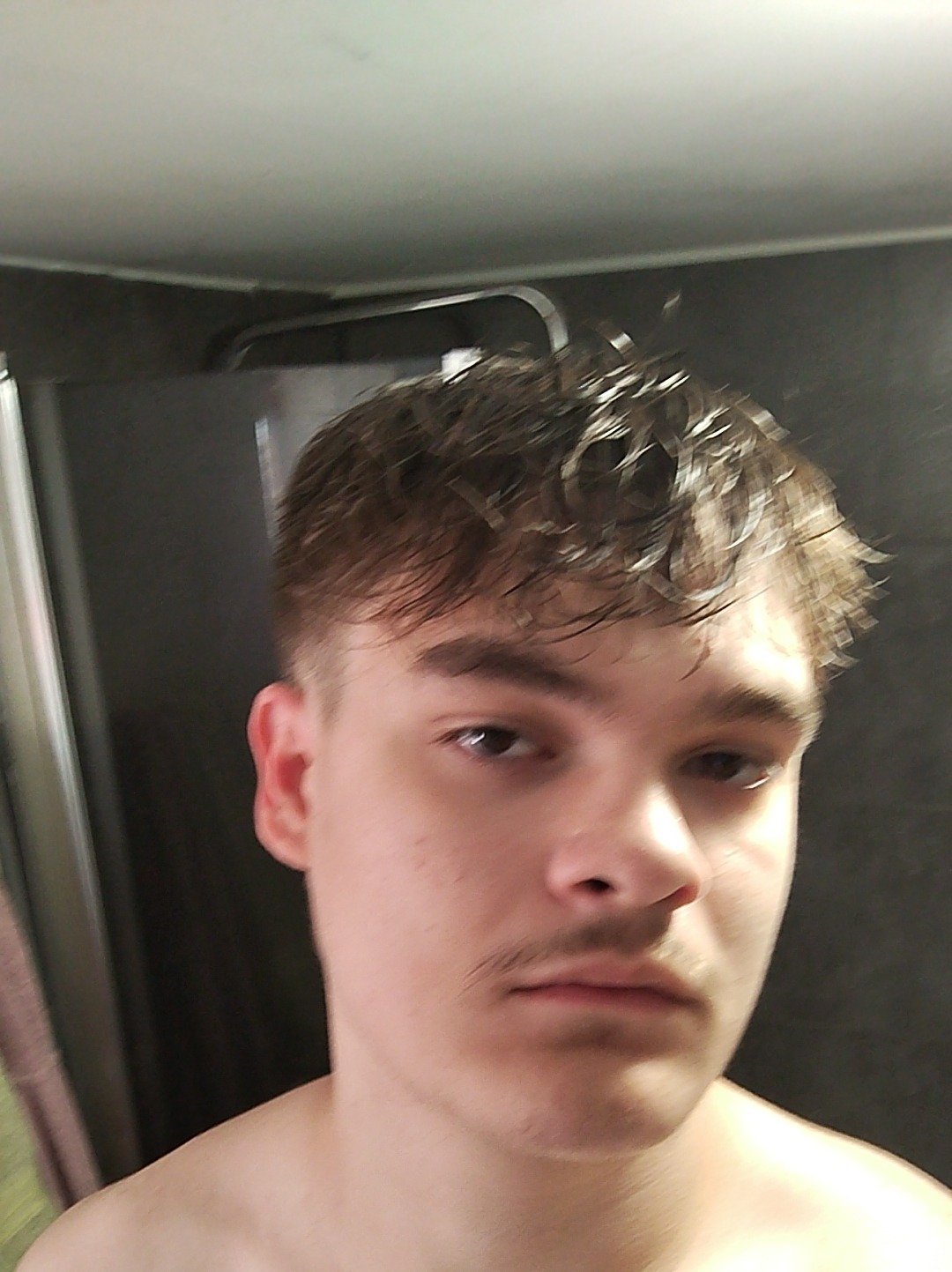 Profil de Theis, 19 ans, Club gay à Obermutten