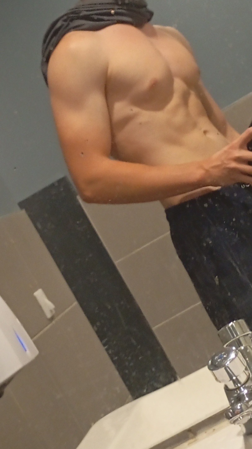 Profil de Jounayd, 20 ans, Club gay à Oberönz