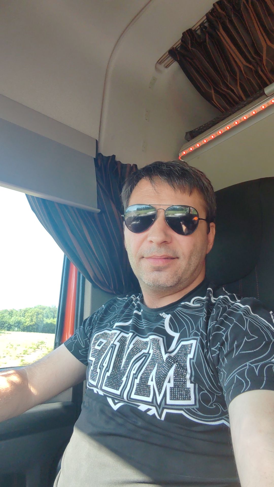 Profil de Safwen, 51 ans, Club gay à Syens