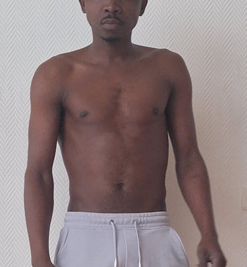 Profil de Laurenzo, 38 ans, Club gay à Donneloye