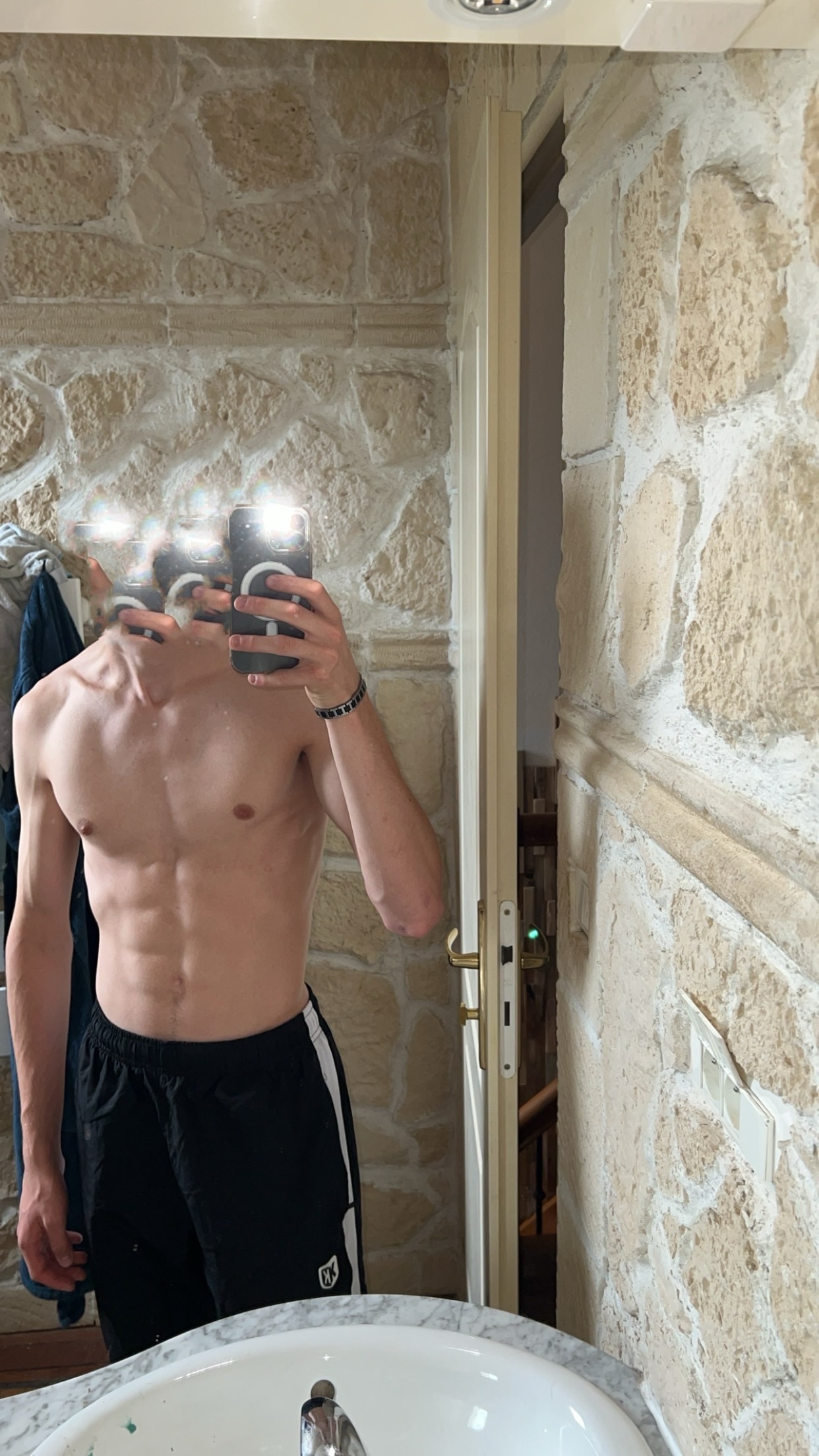 Profil de Lenni, 19 ans, Club gay à Buochs
