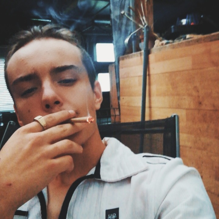 Profil de Yenni, 21 ans, Club gay à Tschlin