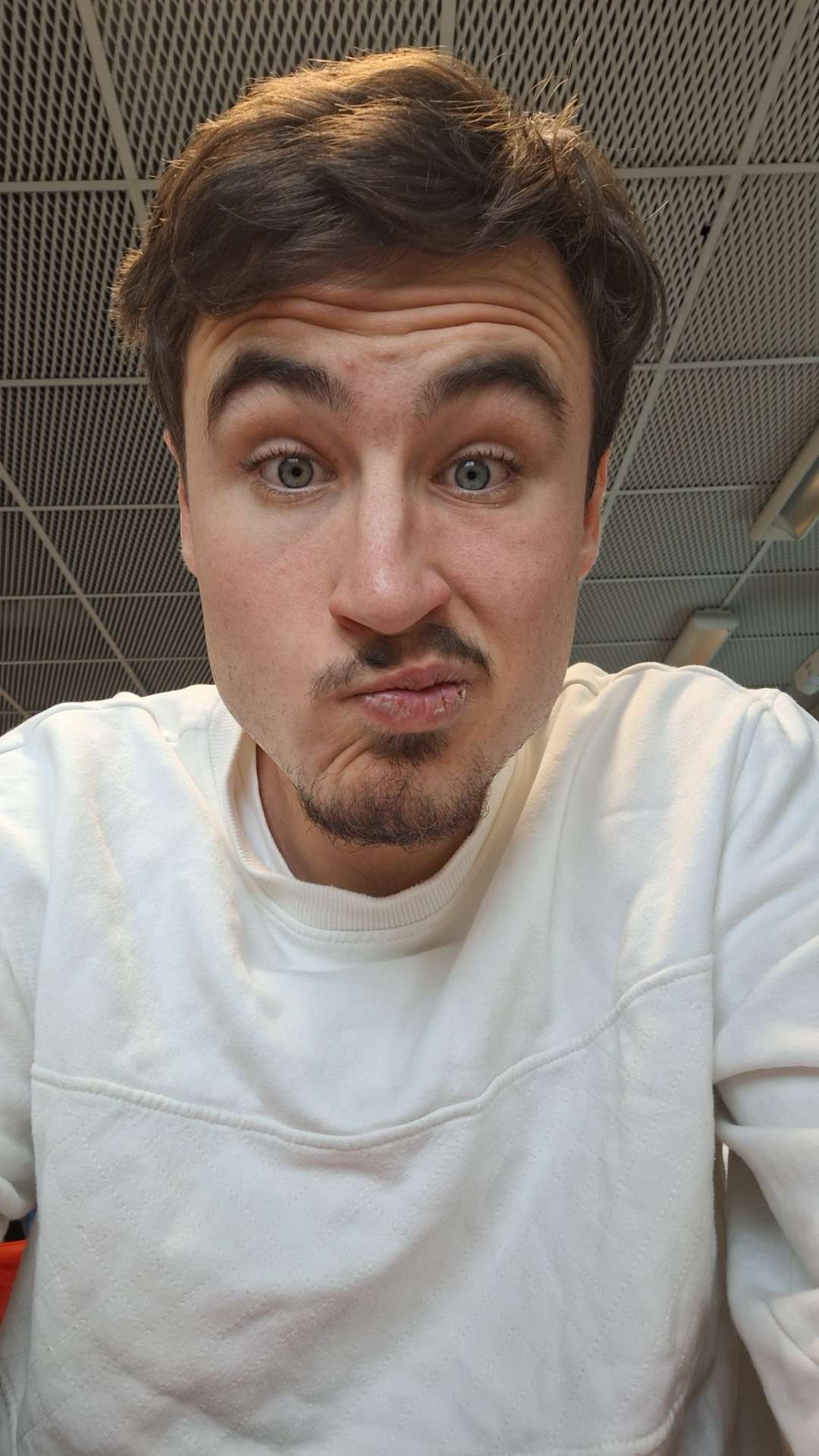 Profil de Kenni, 18 ans, Club gay à Denges