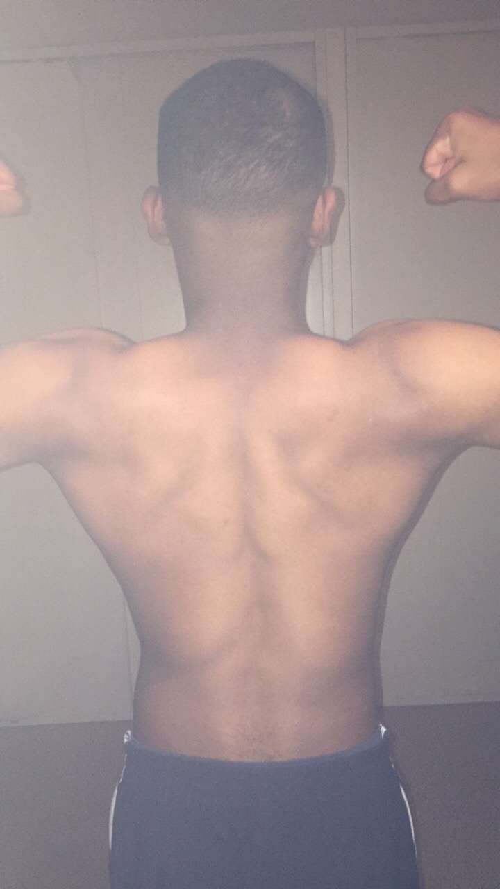 Profil de Djallal, 21 ans, Club gay à Champagne