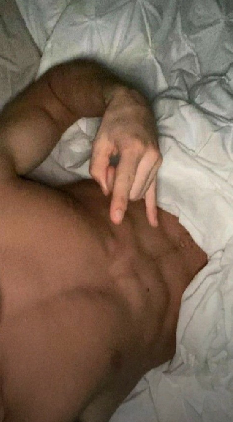 Profil de Mostapha, 25 ans, Club gay à Praden