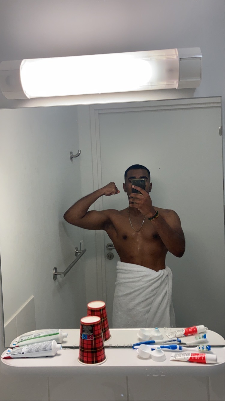 Profil de Owen, 24 ans, Club gay à Fidaz
