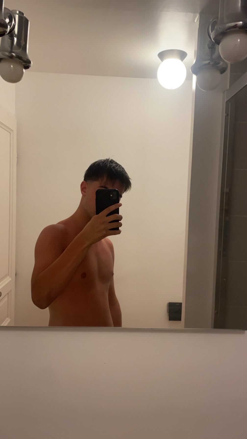 Profil de Djan, 18 ans, Club gay à Schuders