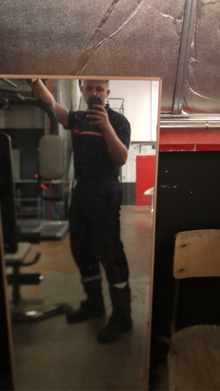 Profil de Jalal, 22 ans, Club gay à Ftan