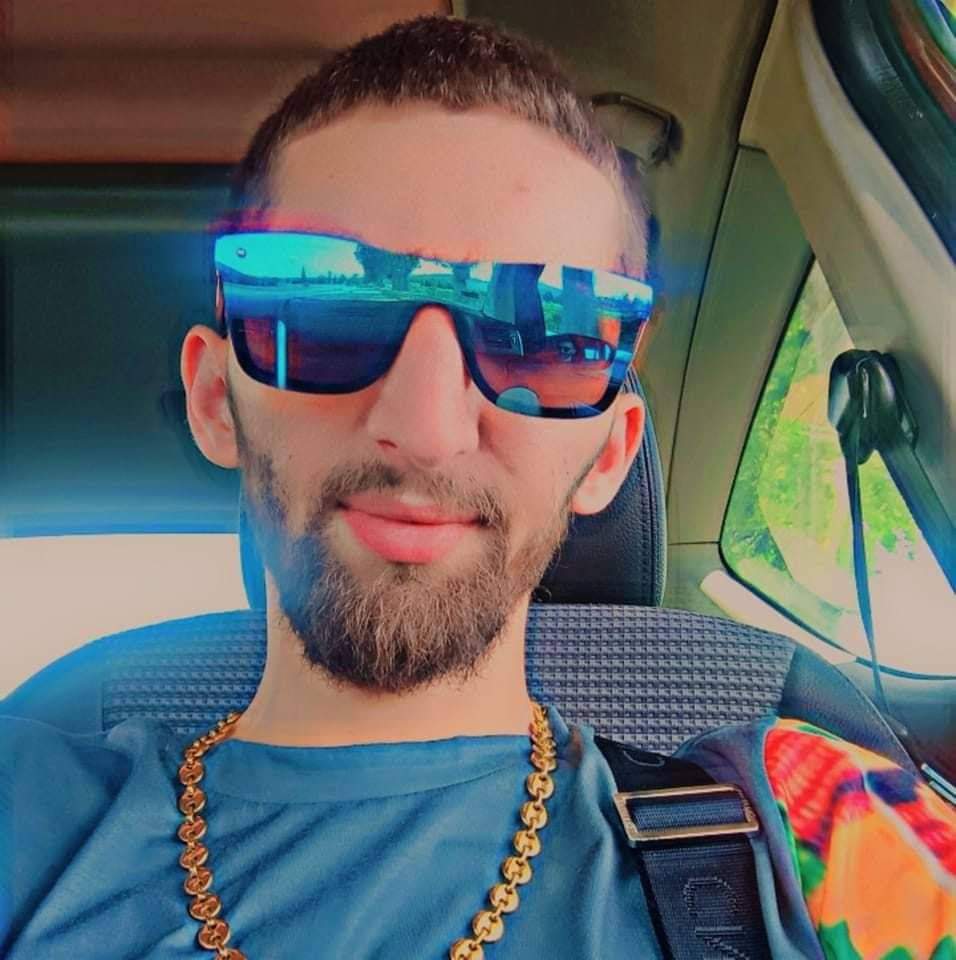 Profil de Menzo, 27 ans, Club gay à Dompierre FR