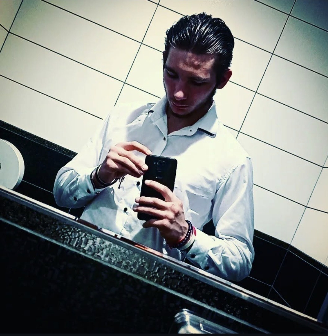 Profil de Hakeem, 22 ans, Club gay à Surava