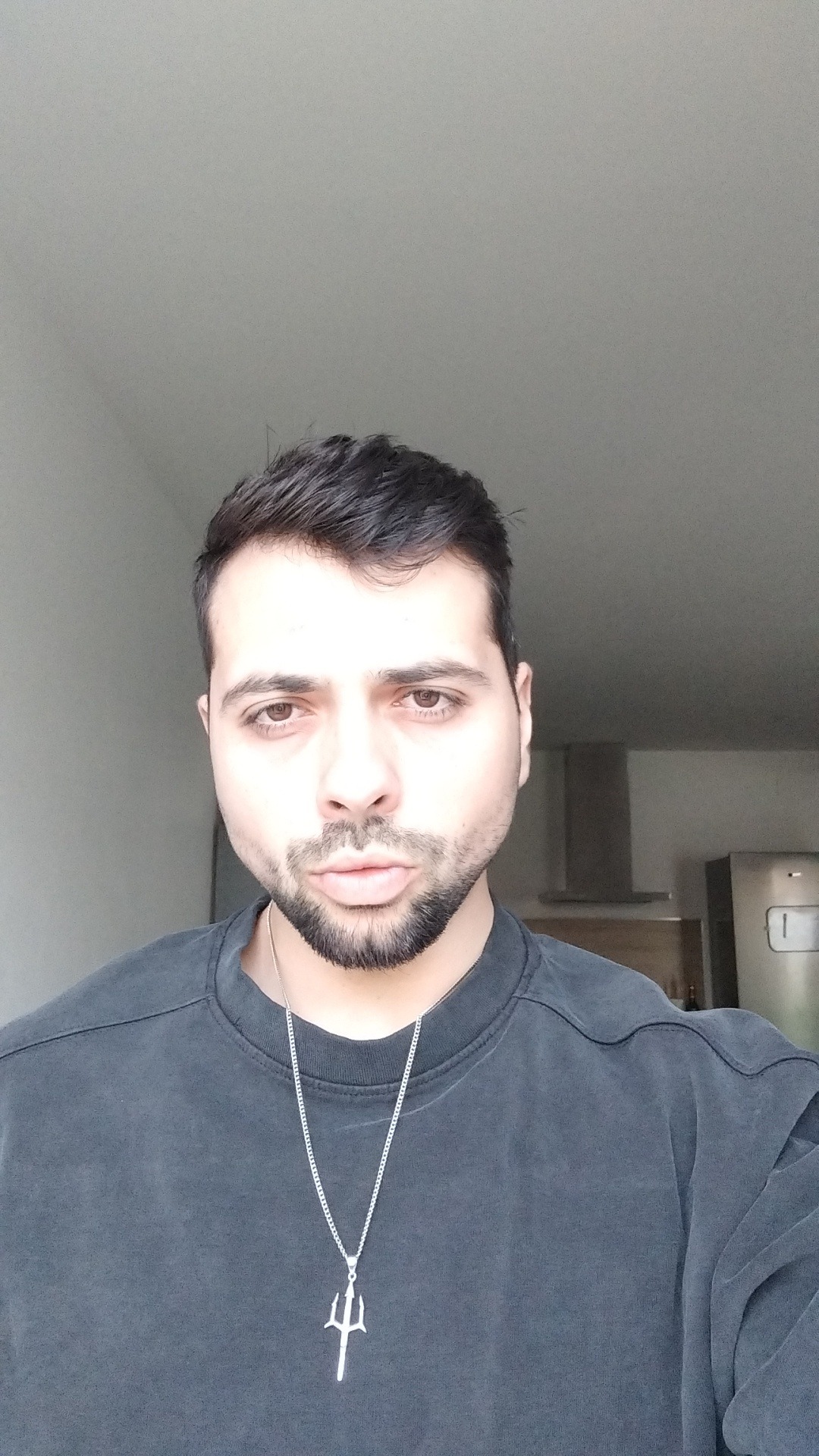 Profil de Yaqine, 25 ans, Club gay à Eriz