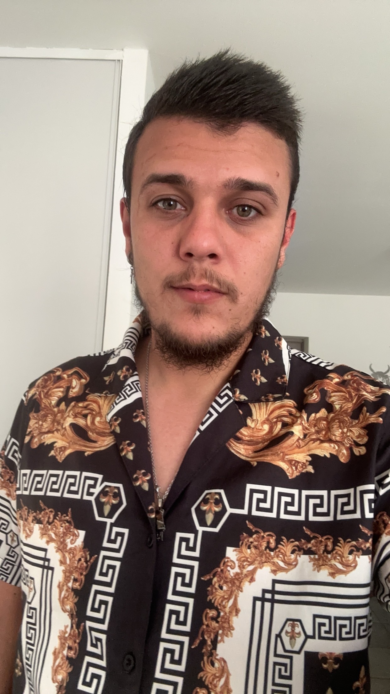Profil de Genereux, 27 ans, Club gay à Mathon