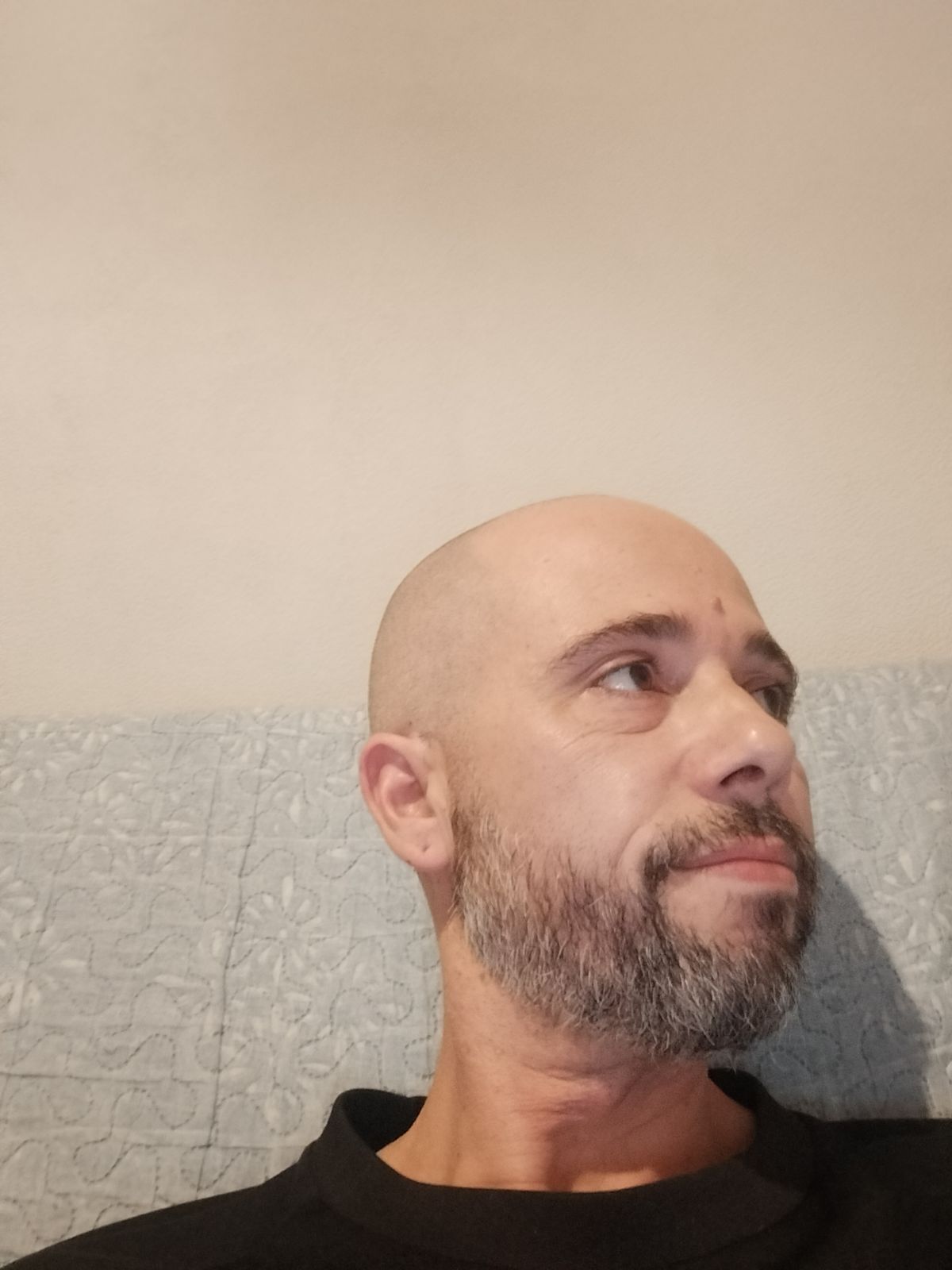 Profil de Madassa, 40 ans, Club gay à Azmoos