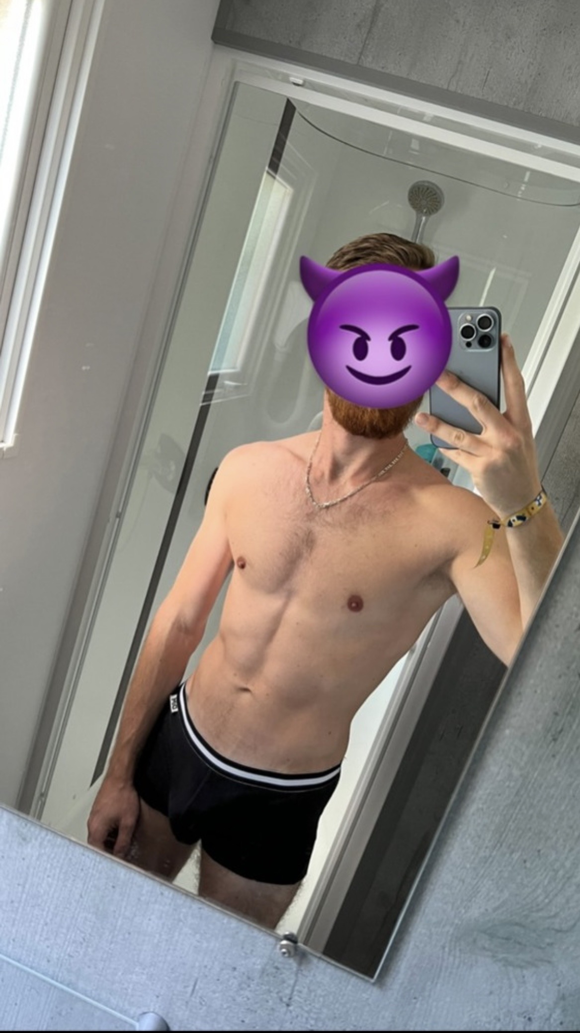 Profil de Montana, 28 ans, Club gay à Intschi