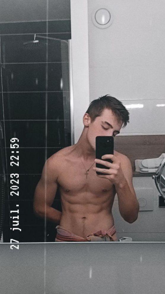 Profil de Salvino, 20 ans, Club gay à Obermutten