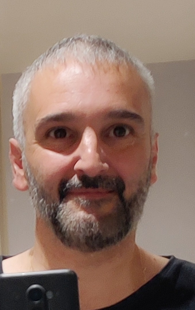 Profil de Abdoul-karim, 50 ans, Club gay à Lüen