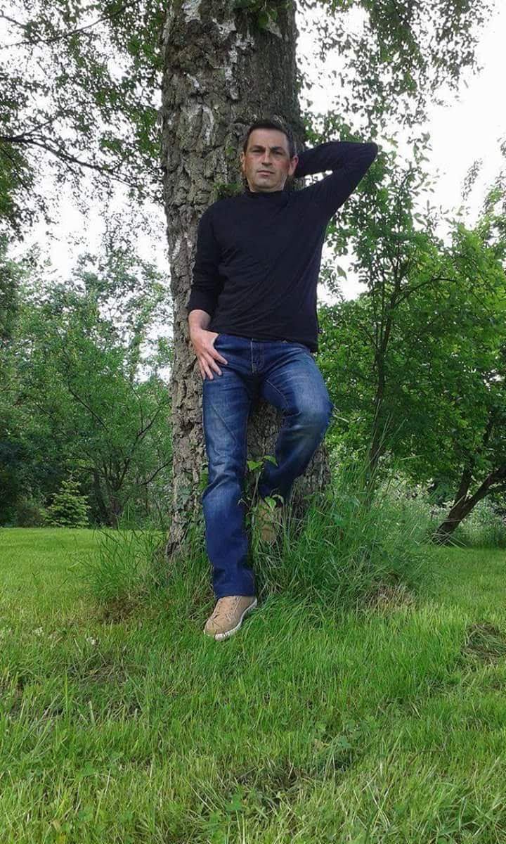 Profil de Awad, 40 ans, Club gay à Brenles