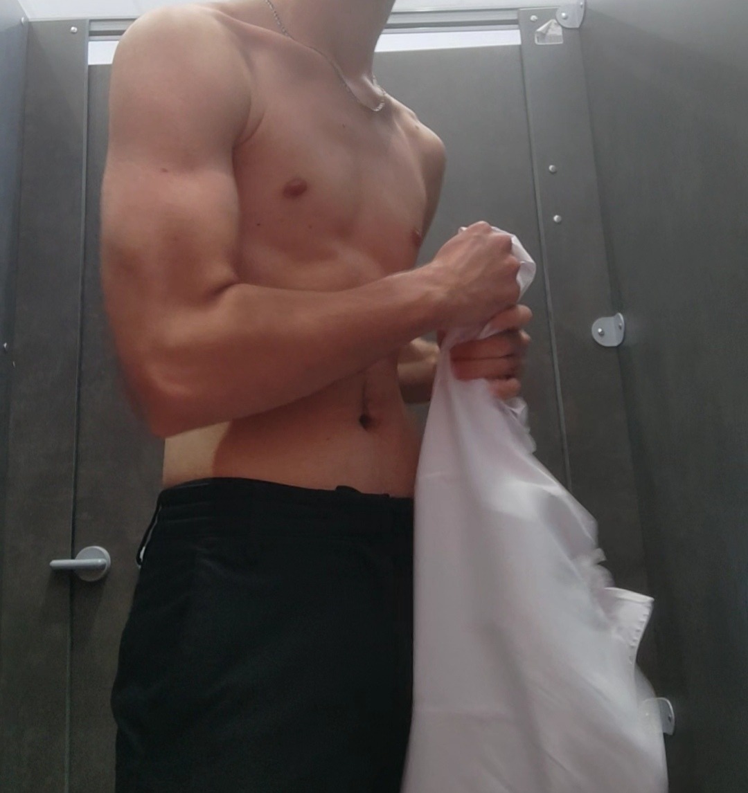 Profil de Caetano, 21 ans, Club gay à Wallbach