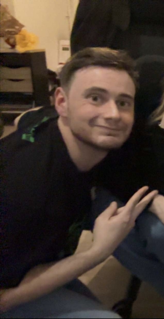 Profil de Djordan, 26 ans, Club gay à Syens