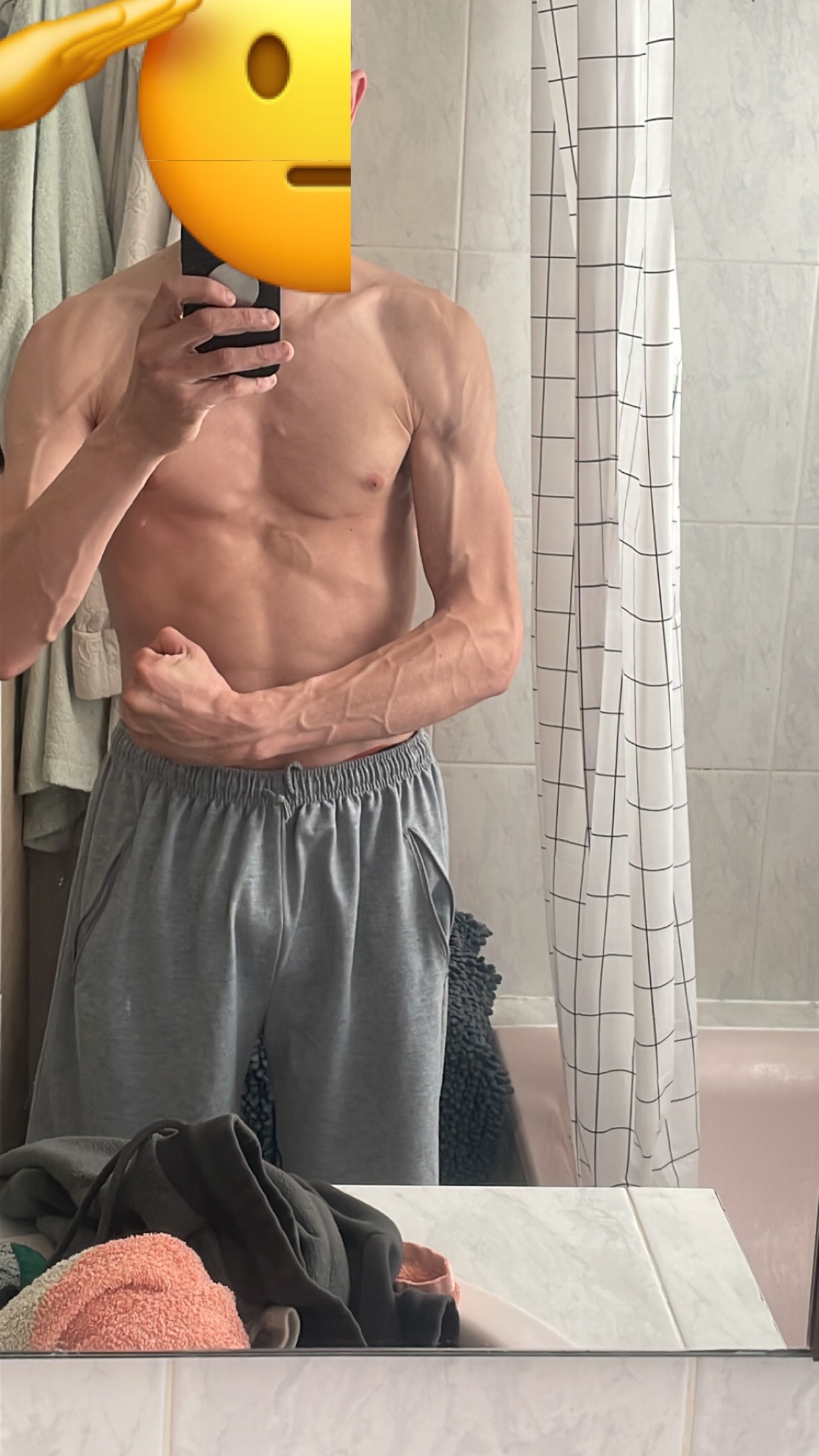 Profil de Kengi, 30 ans, Club gay à Molinis