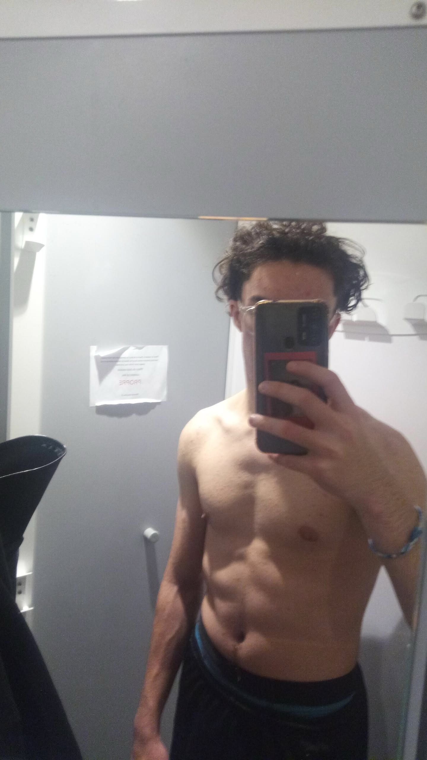 Profil de Bah, 21 ans, Club gay à Pampigny
