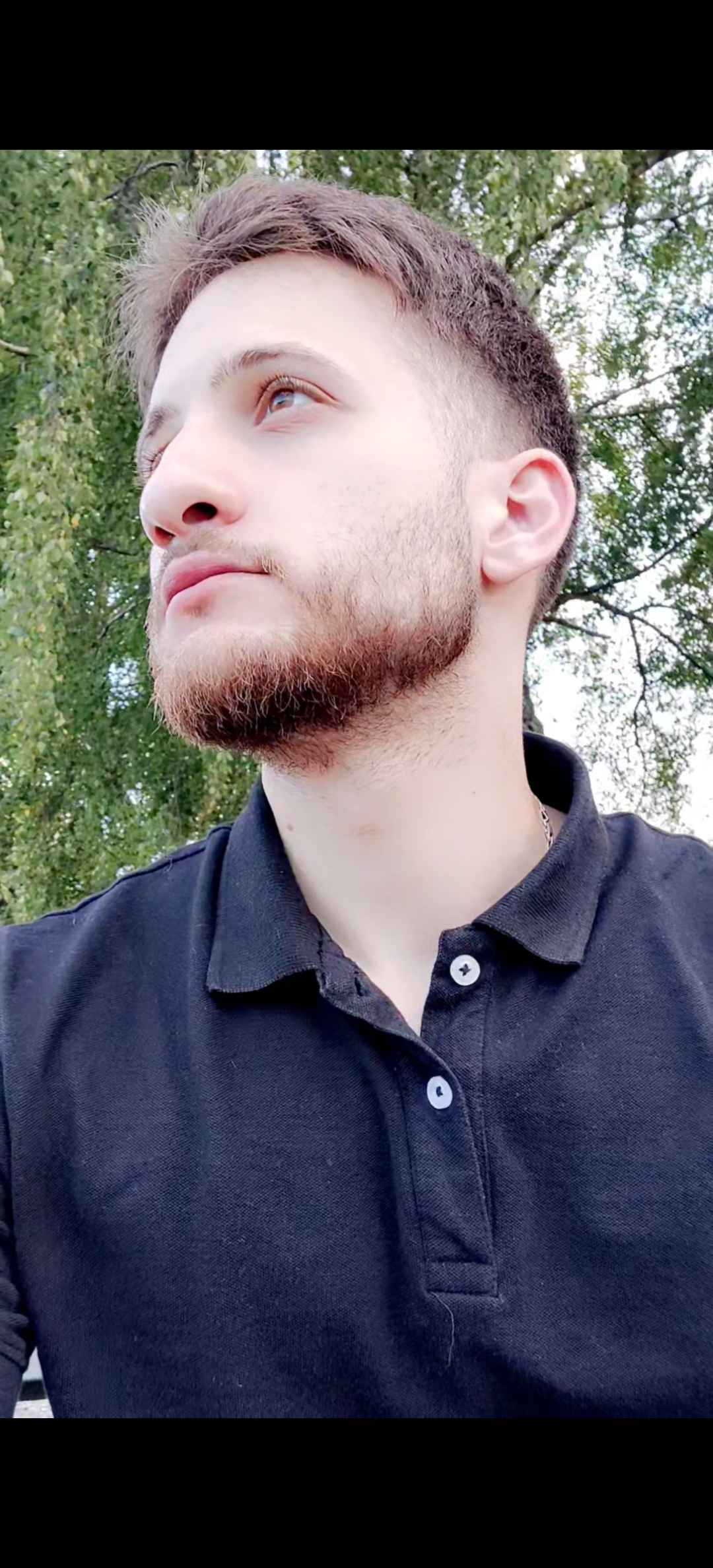 Profil de Adi, 29 ans, Club gay à Fanas