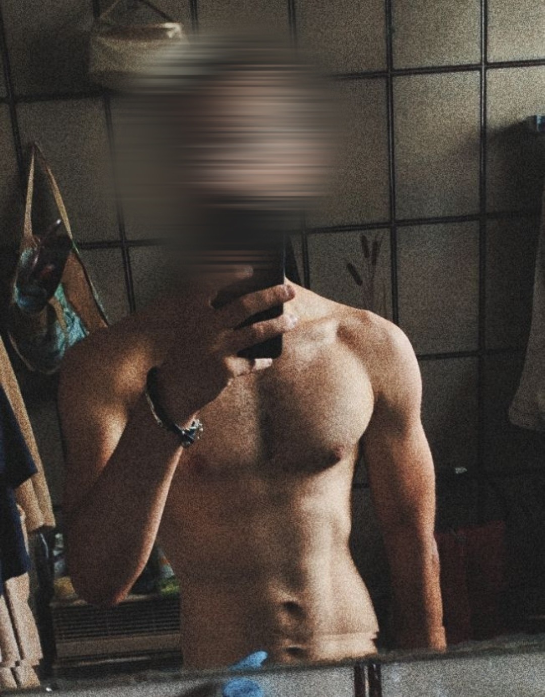 Profil de Ayaz, 26 ans, Club gay à Goppenstein